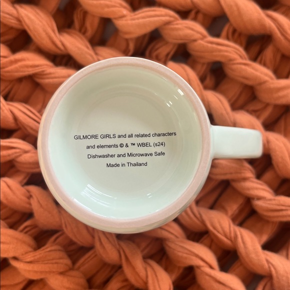 Gilmore Girls Dragonfly Inn Mug - Picture 4 of 5